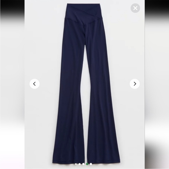 NWT Offline by Aerie Hi-Rise Super Flare Leggings(size Large) - Picture 2 of 3